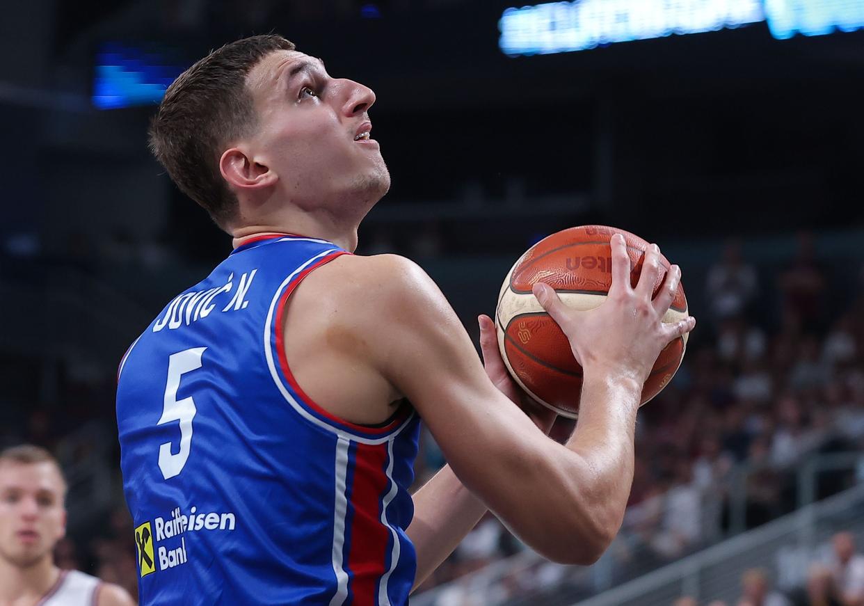 关于约基奇刷新里程碑，新疆男篮四强战力克阿森纳，晋级概率达88％的信息